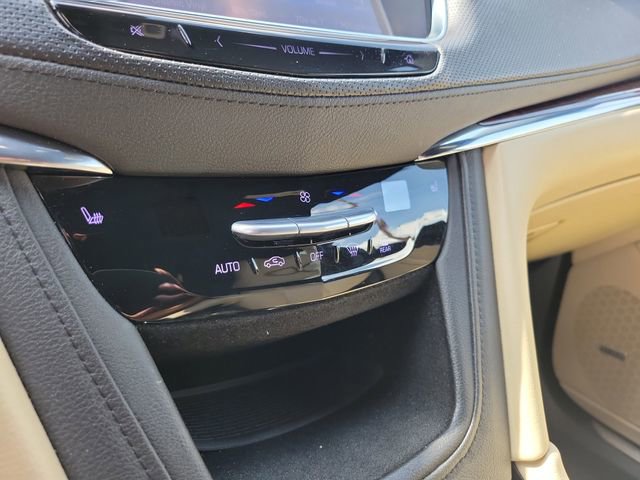 Used 2017 Cadillac XT5 Luxury w/ Driver Awareness Package image 16