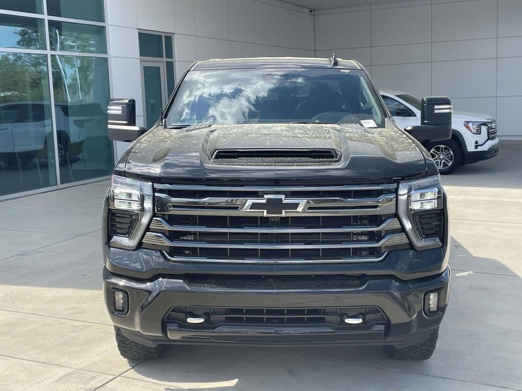 Used 2024 Chevrolet Silverado 2500 High Country w/ Midnight Edition image 3