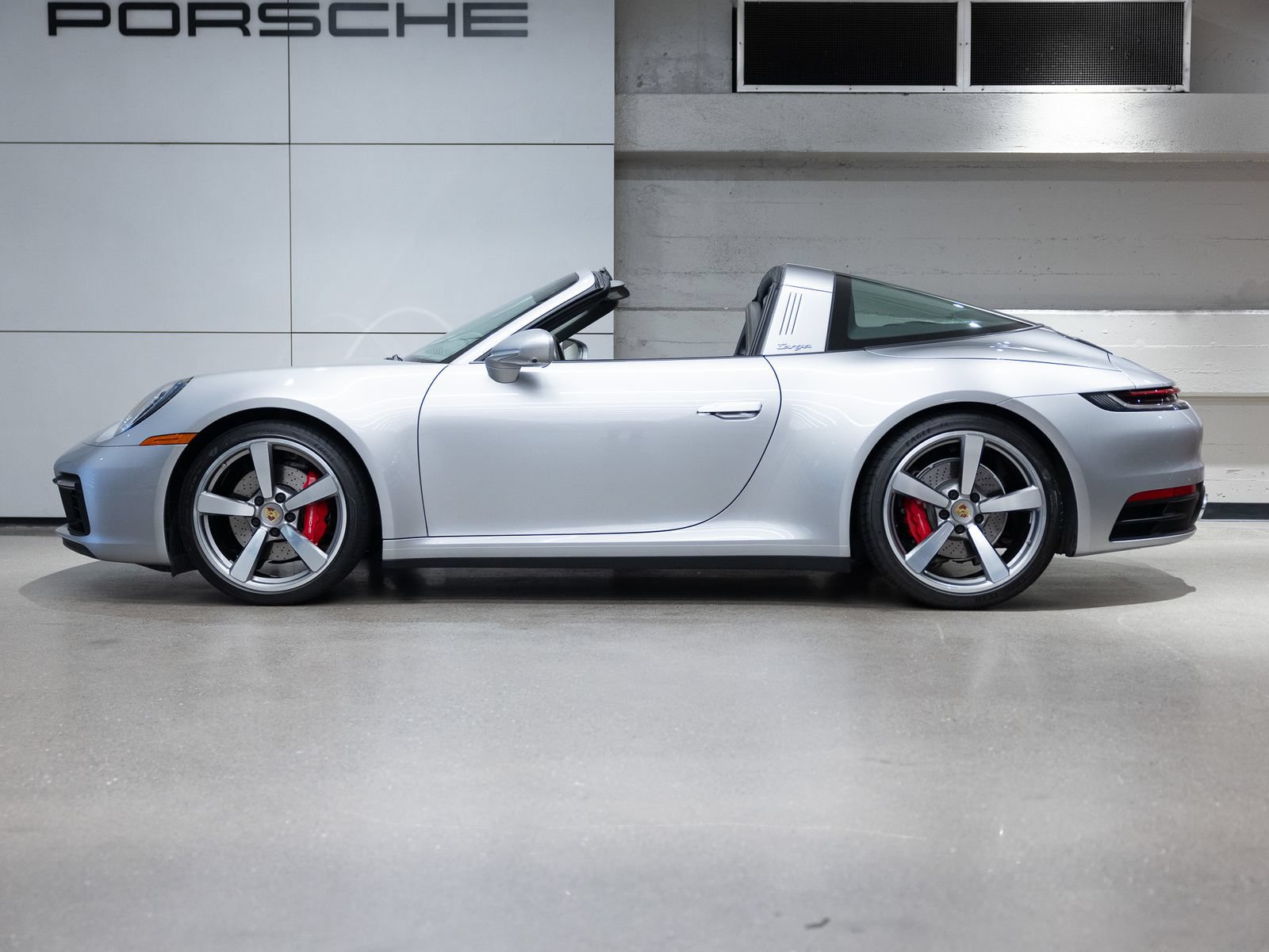 Certified 2021 Porsche 911 AWD/4WD image 2