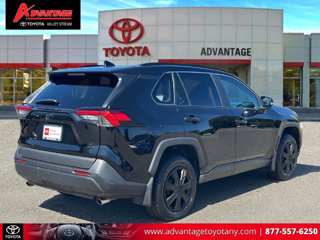 Used 2021 Toyota RAV4 LE AWD/4WD image 7