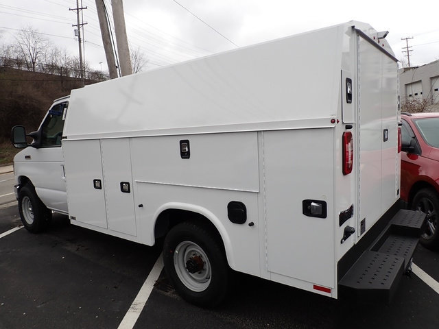New 2026 Ford E-350 and Econoline 350 Super Duty w/ Power Equipment Group RWD image 5
