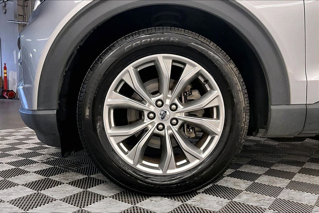 Used 2022 Ford Explorer Limited w/ Equipment Group 301A image 8