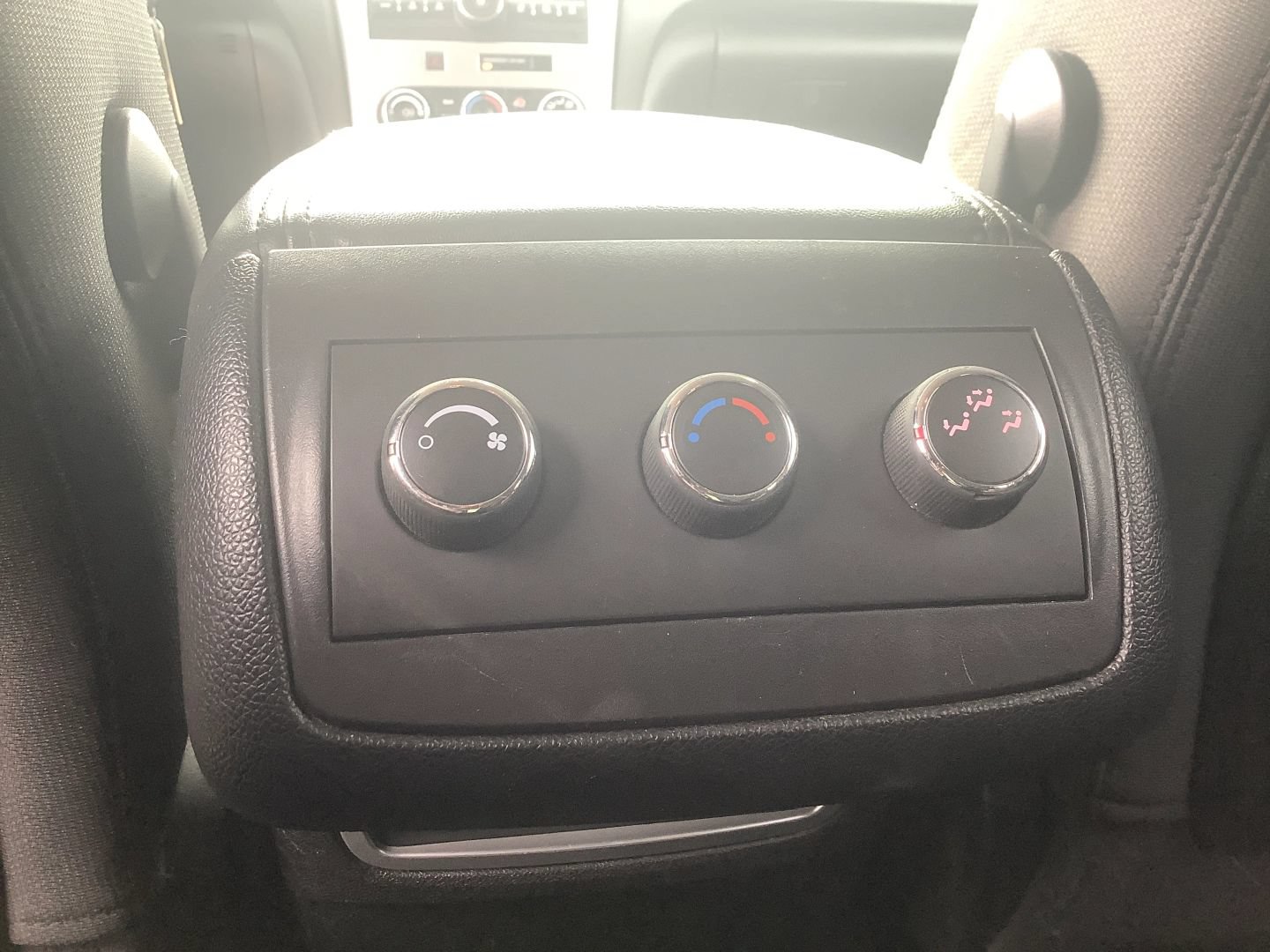 Used 2009 GMC Acadia SLE w/ Preferred Package FWD image 21