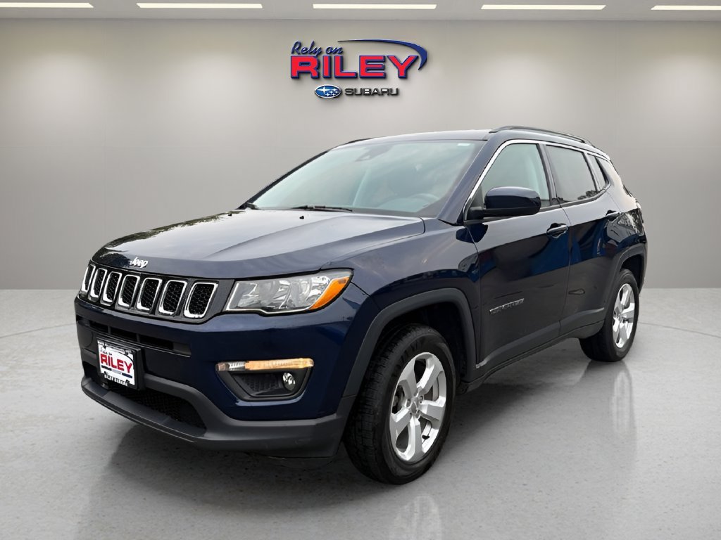 Used 2019 Jeep Compass Latitude w/ Cold Weather Group FWD image 1