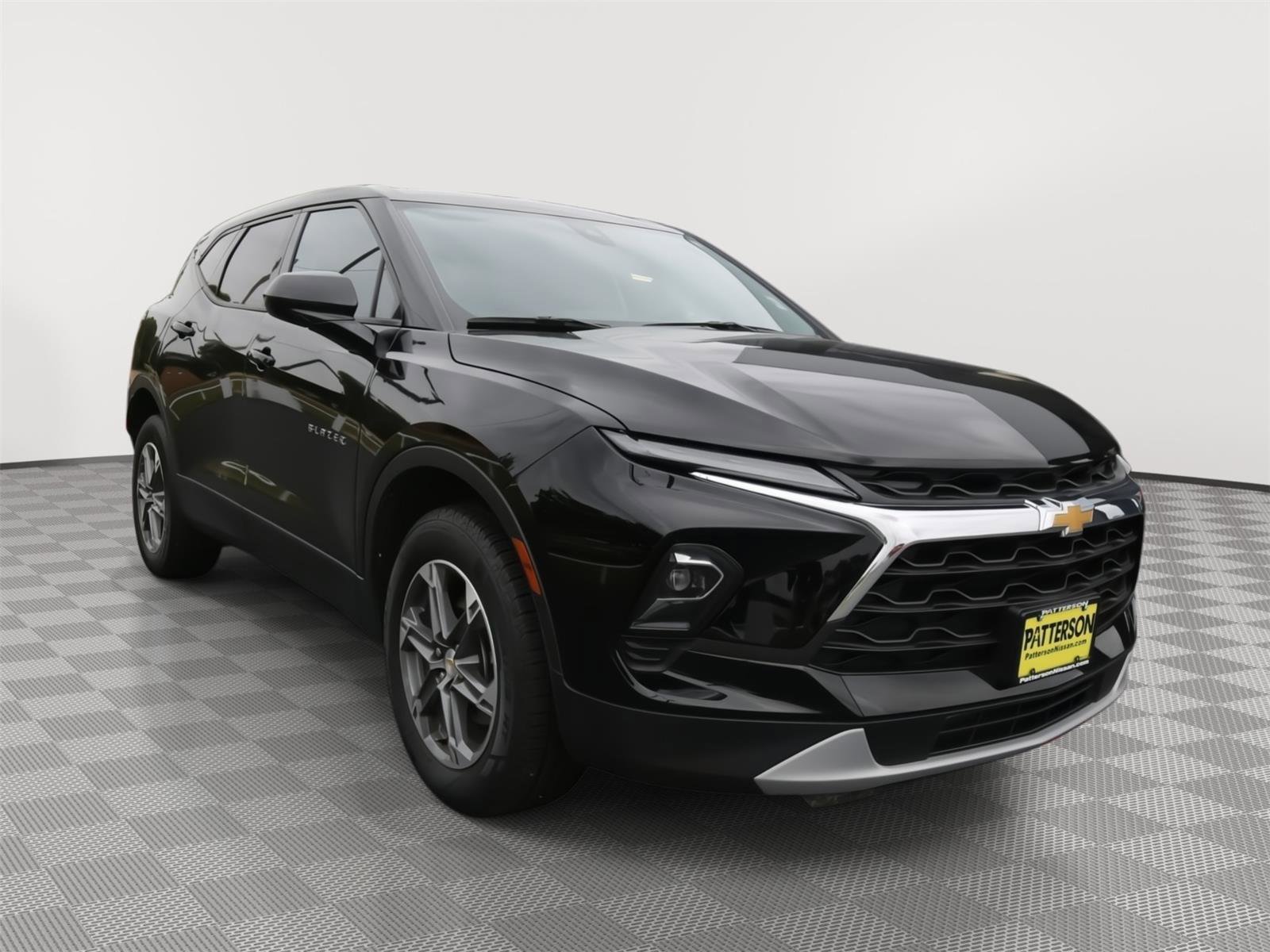 Used 2025 Chevrolet Blazer LT image 3