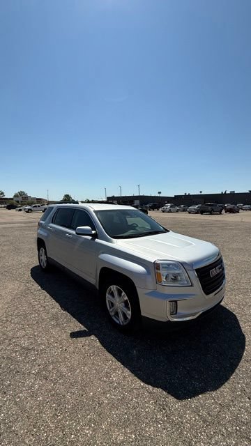 Used 2017 GMC Terrain SLE w/ Convenience Package FWD image 2