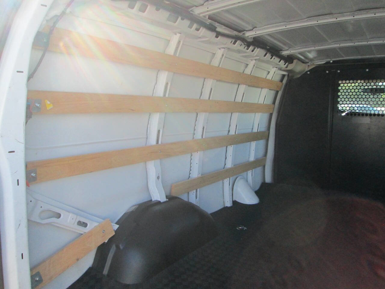 Used 2023 GMC Savana 2500 w/ Driver Convenience Package image 11