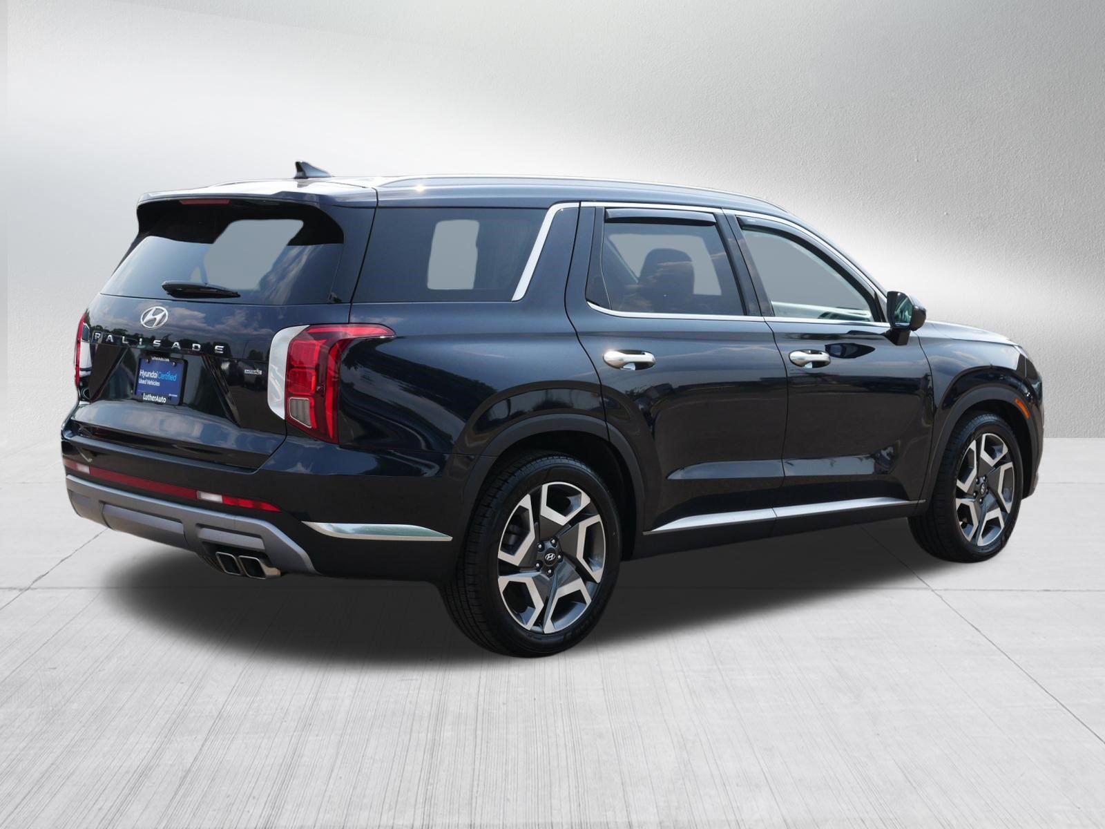 Certified 2023 Hyundai Palisade Limited w/ Cargo Package AWD/4WD image 7
