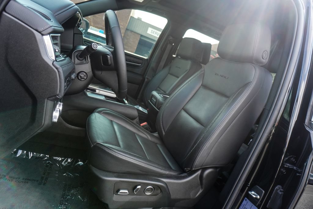 Used 2024 GMC Yukon XL Denali RWD image 6