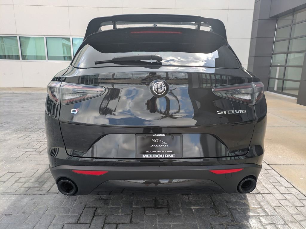Used 2025 Alfa Romeo Stelvio Sprint w/ Convenience Package AWD/4WD image 6