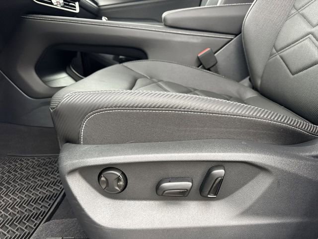 Used 2025 Volkswagen Atlas Cross Sport SE image 15