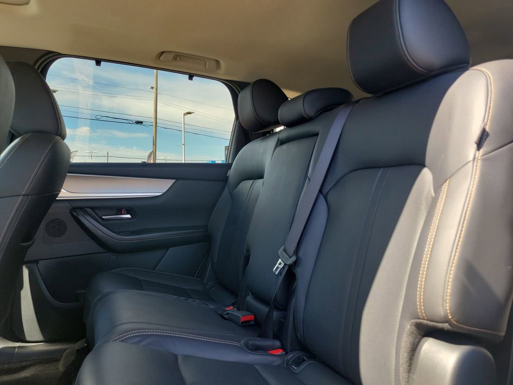 Used 2025 MAZDA CX-70 3.3 Turbo w/ Preferred Package image 14