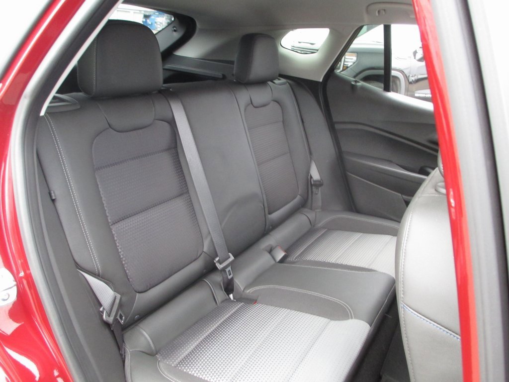 Used 2025 Chevrolet Trax LT image 18