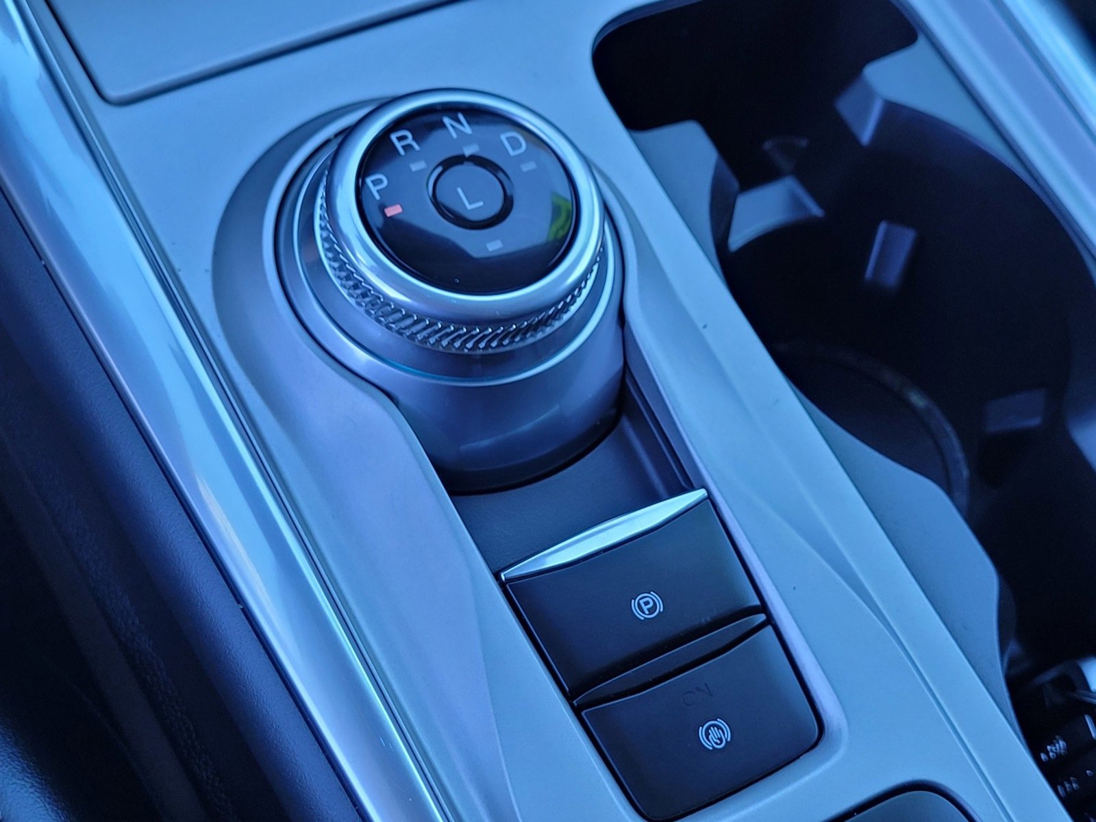 Used 2022 Ford Explorer XLT w/ Equipment Group 202A image 24