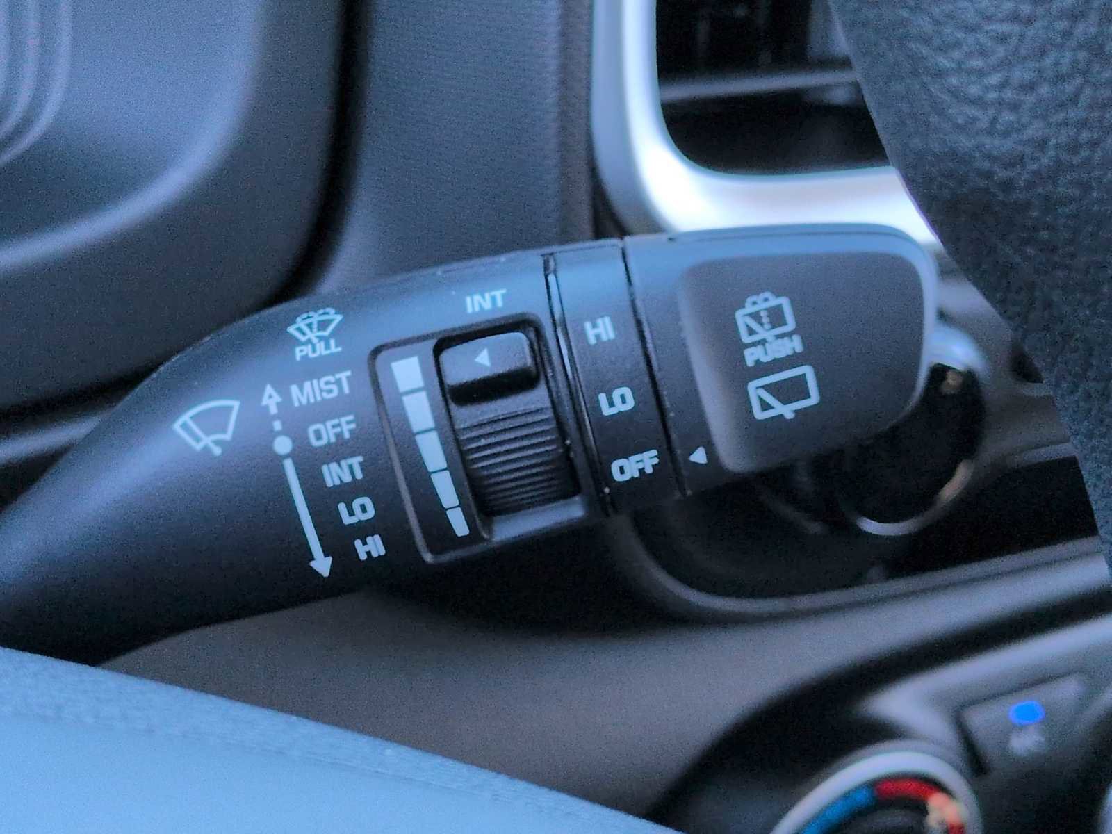 Certified 2026 Hyundai Venue SE image 25