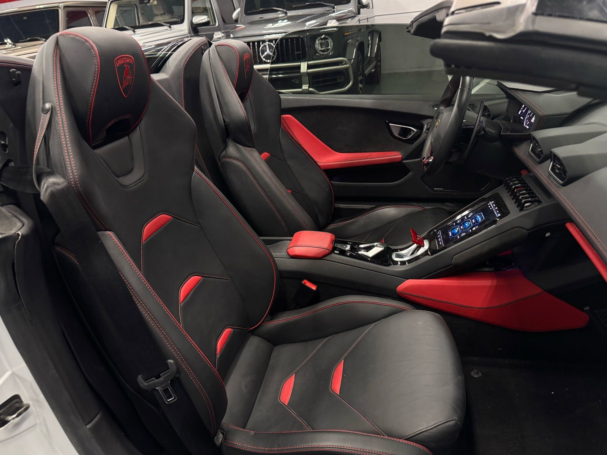 Used 2020 Lamborghini Huracan EVO image 45