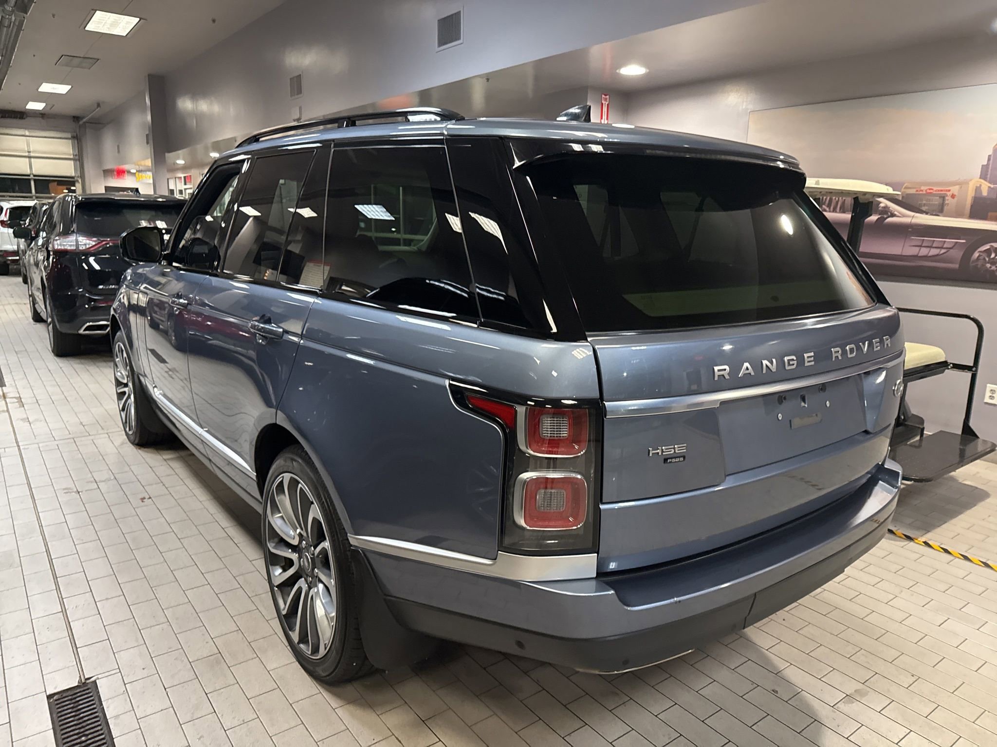 Used 2020 Land Rover Range Rover HSE AWD/4WD image 4