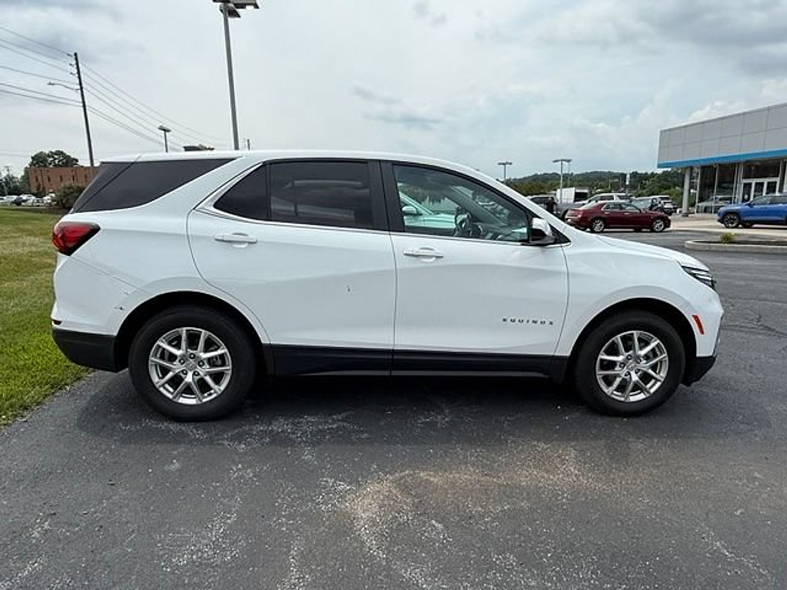 Used 2024 Chevrolet Equinox LT w/ LPO, Floor Liner Package AWD/4WD image 9