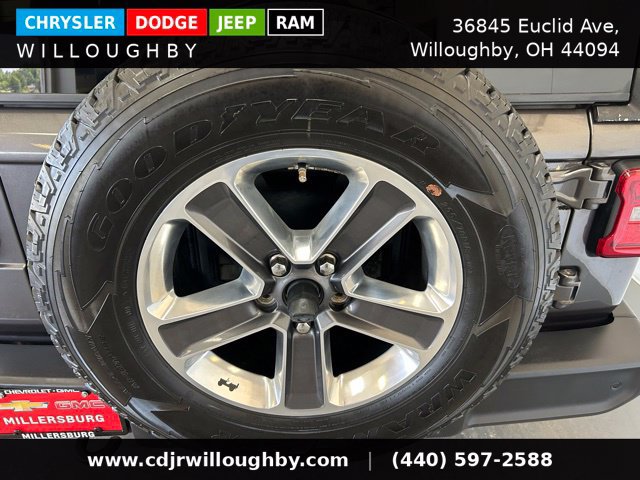 Used 2020 Jeep Wrangler Unlimited Sahara w/ Dual Top Group AWD/4WD image 16