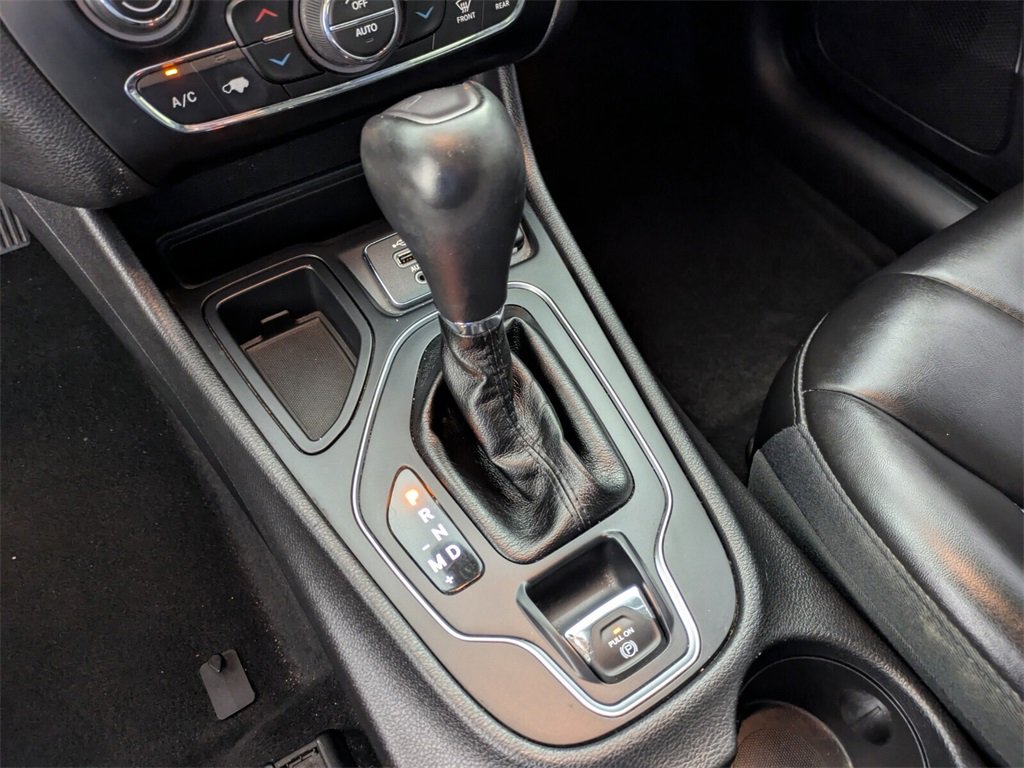 Used 2019 Jeep Cherokee Latitude Plus w/ Comfort/Convenience Group image 26