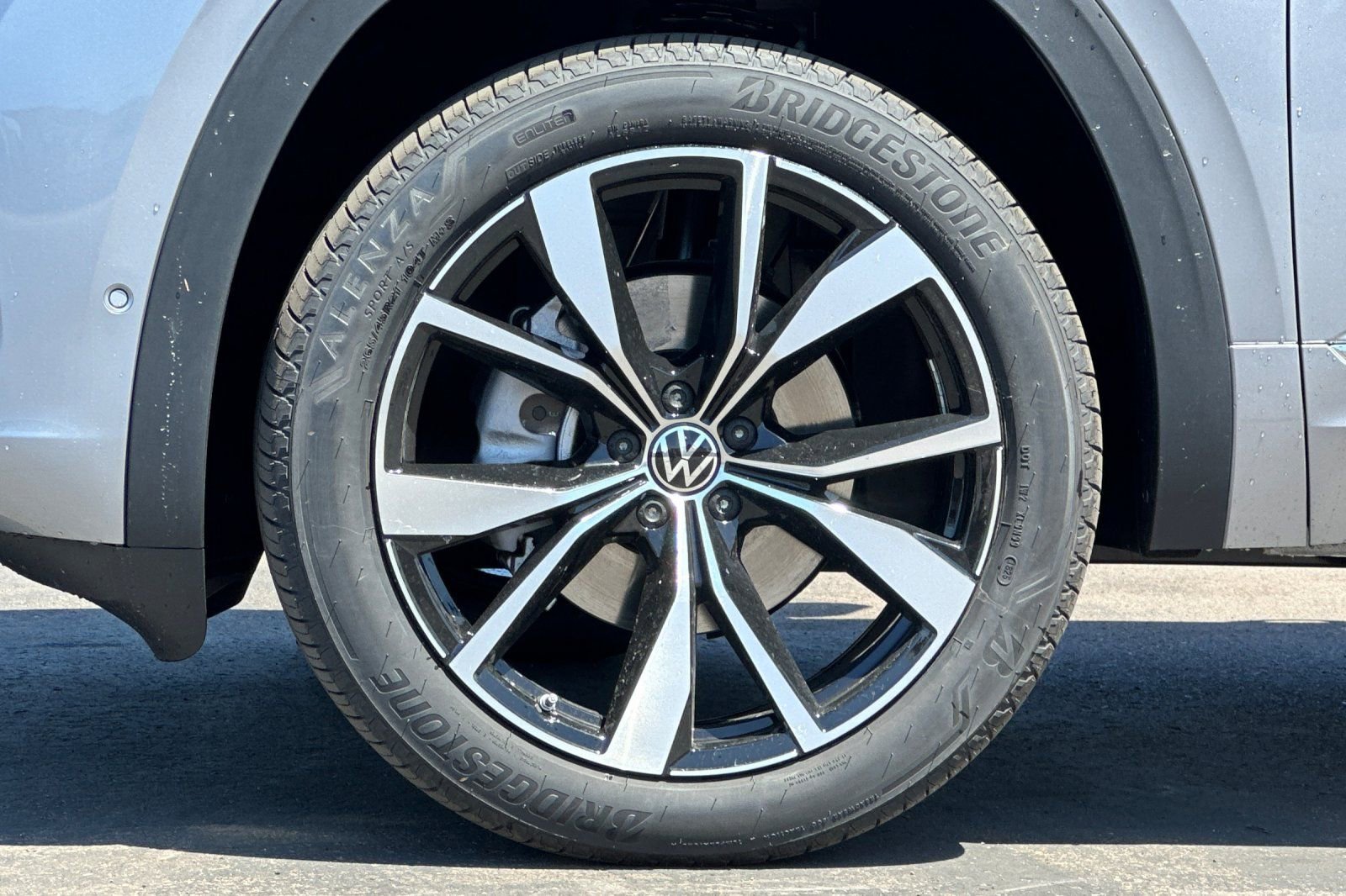 New 2026 Volkswagen Atlas Cross Sport SEL Premium R-Line image 26