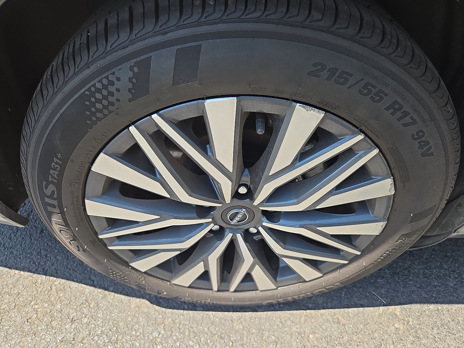 Used 2025 Nissan Altima 2.5 SV FWD image 10