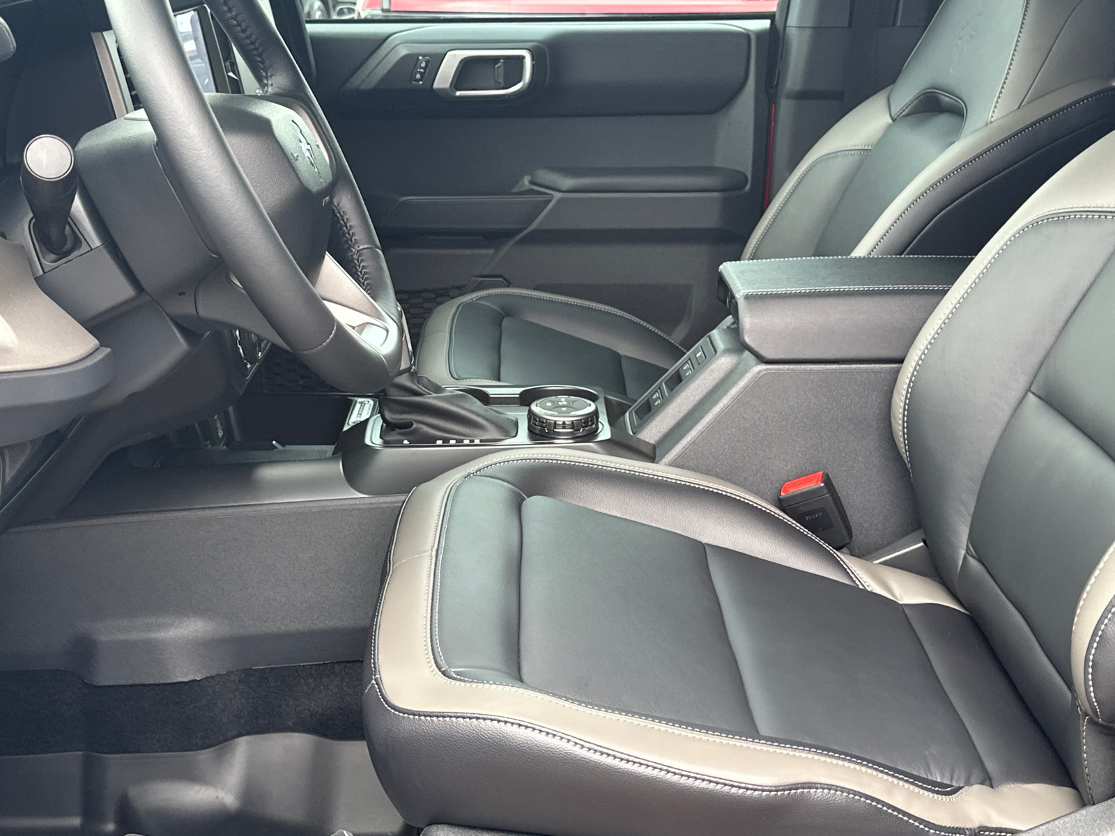 New 2026 Ford Bronco Outer Banks AWD/4WD image 10