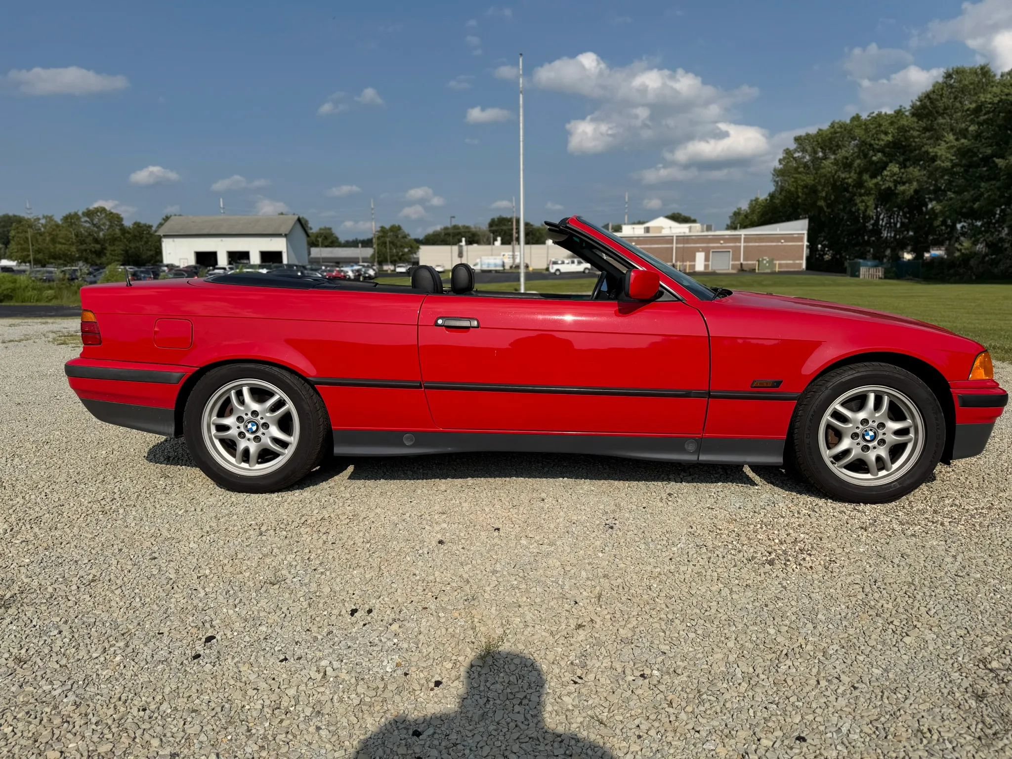 Used 1995 BMW 325i Convertible RWD image 4