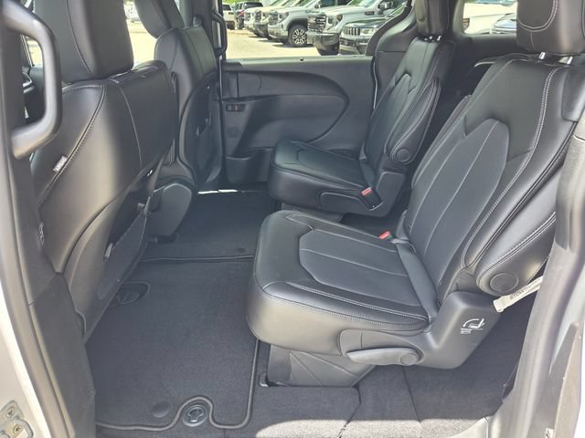 New 2027 Chrysler Pacifica Select FWD image 5