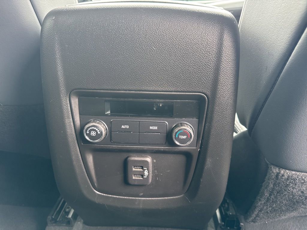 Used 2024 Buick Enclave Essence AWD/4WD image 25