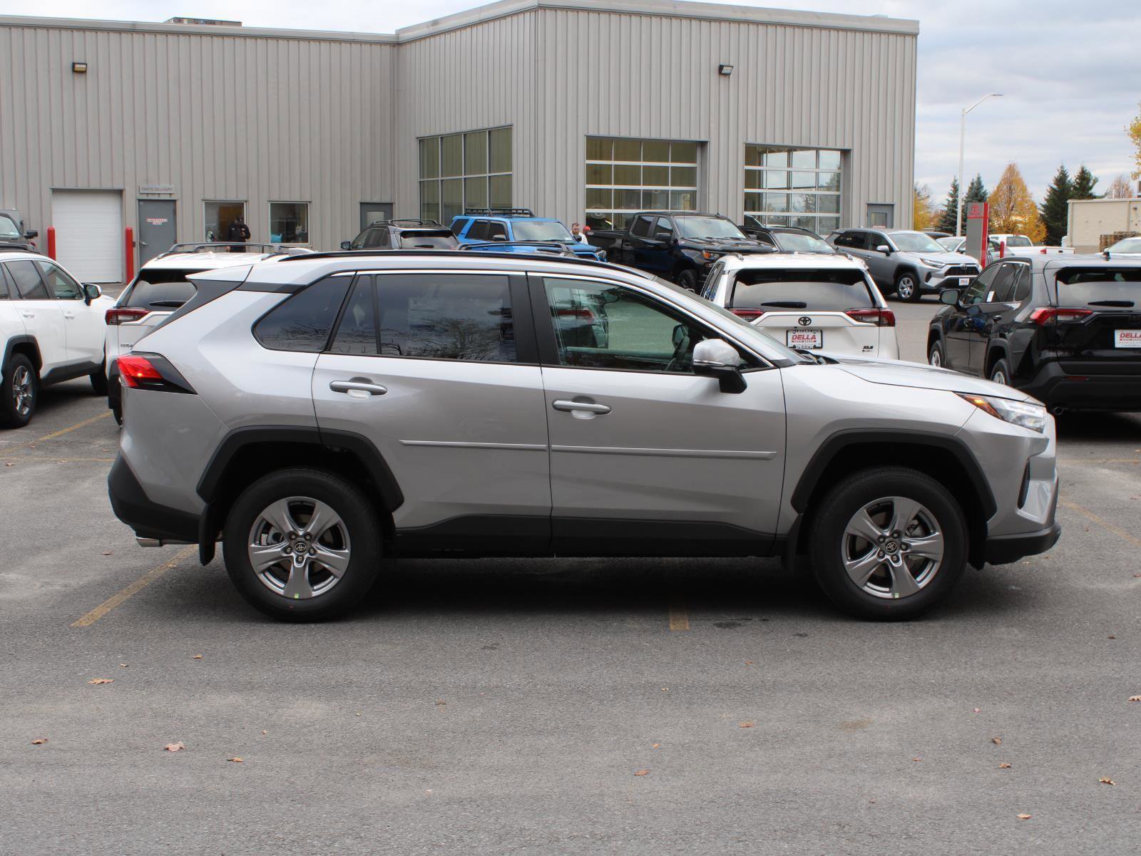 New 2025 Toyota RAV4 XLE image 4