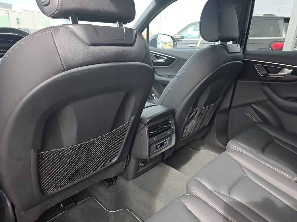 Used 2025 Audi Q7 3.0T Premium w/ Convenience Package image 12