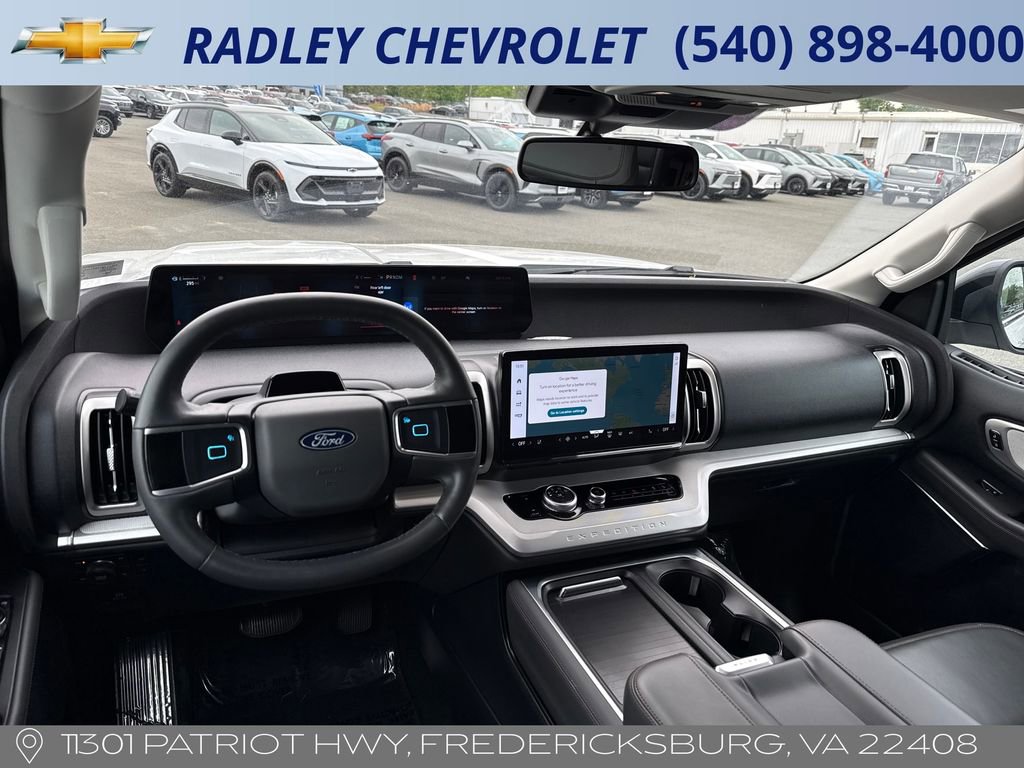 Used 2025 Ford Expedition Active AWD/4WD image 13