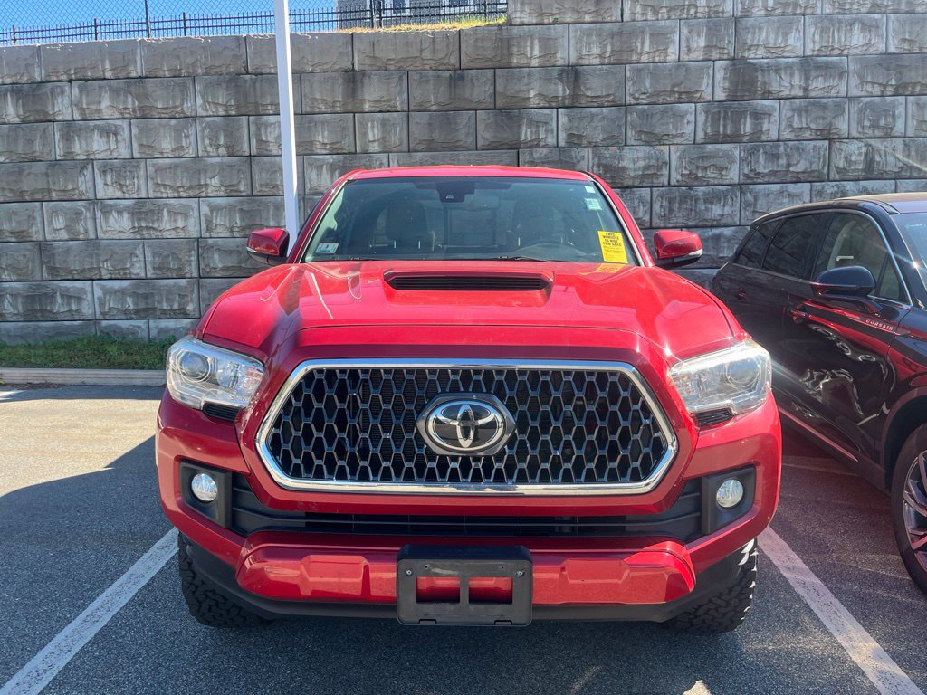 Used 2019 Toyota Tacoma TRD Sport AWD/4WD image 4