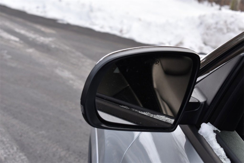 Used 2025 Jeep Compass Limited w/ High Altitude Package image 32