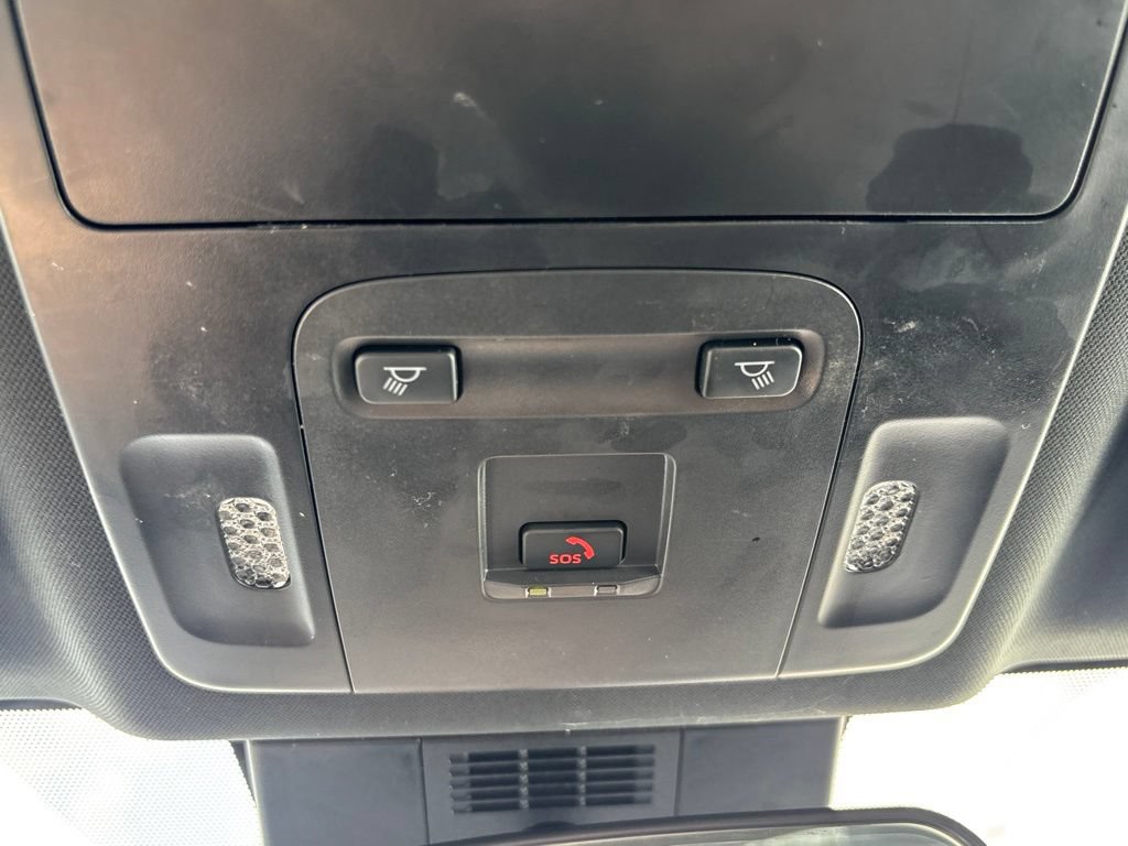 Used 2025 Toyota Camry SE FWD image 17