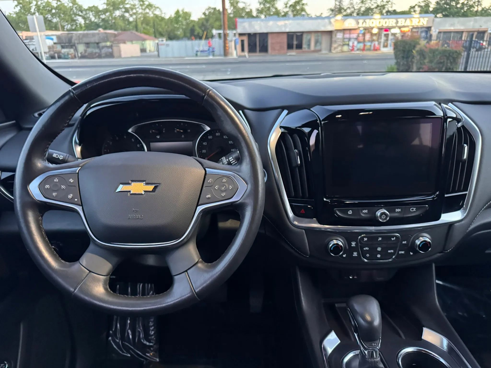 Used 2022 Chevrolet Traverse LT w/ LPO, Floor Liner Package image 22