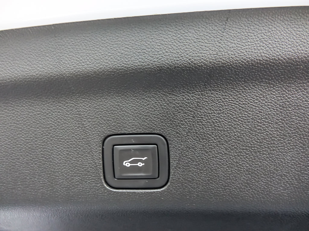 Used 2023 GMC Yukon SLT w/ SLT Luxury Package AWD/4WD image 32
