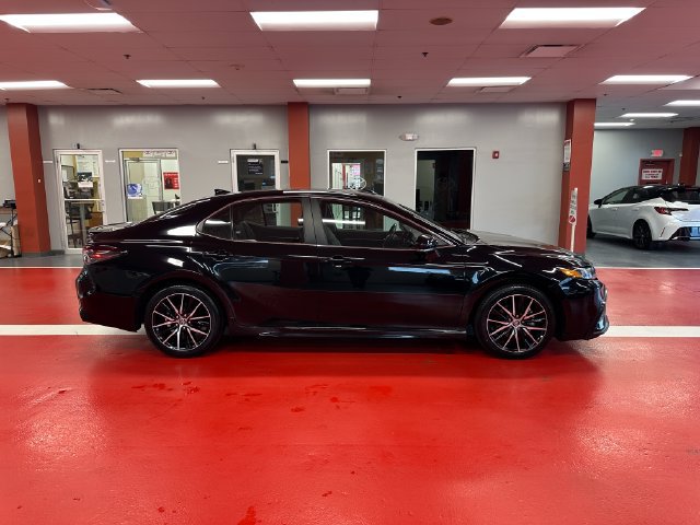 Certified 2023 Toyota Camry SE FWD image 3