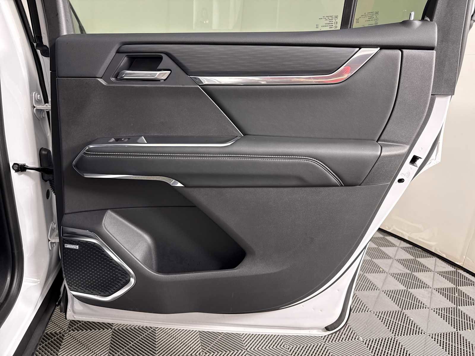 New 2025 GMC Acadia Elevation w/ Elevation Premium Package image 30