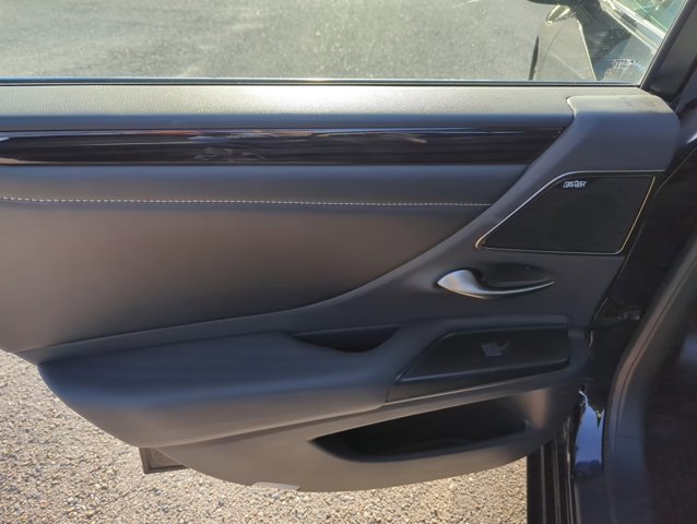 Used 2019 Lexus ES 350 w/ Luxury Package image 25