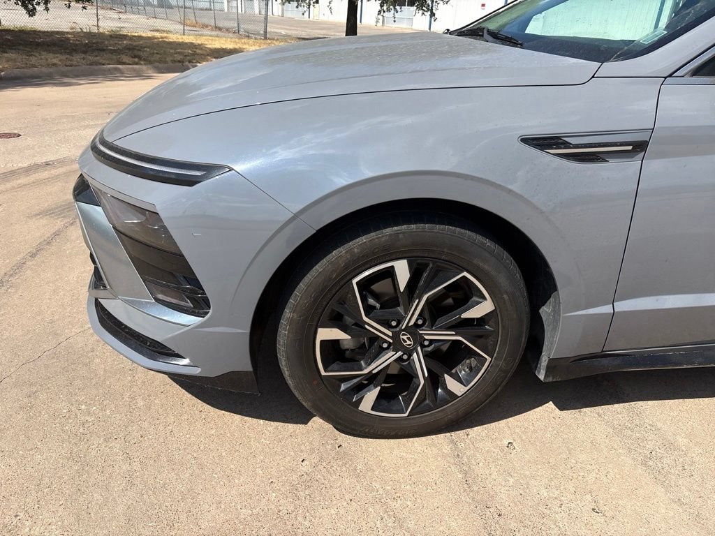 Used 2024 Hyundai Sonata SEL FWD image 2