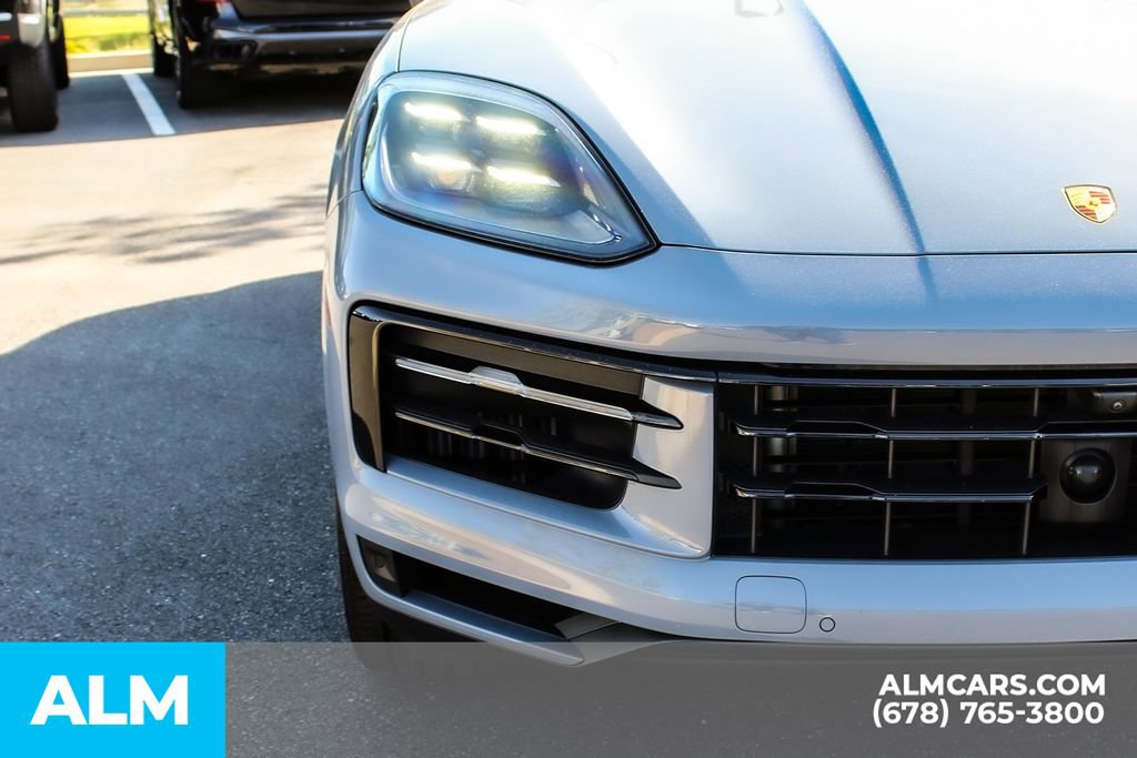 Used 2024 Porsche Cayenne AWD/4WD image 10
