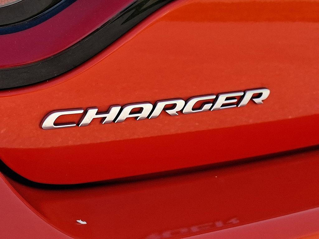 Used 2020 Dodge Charger SXT w/ Leather Interior Group image 31