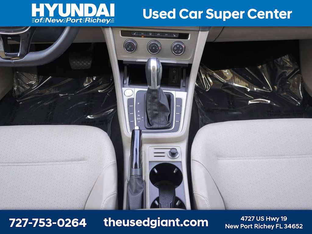 Used 2016 Volkswagen Golf S FWD image 19