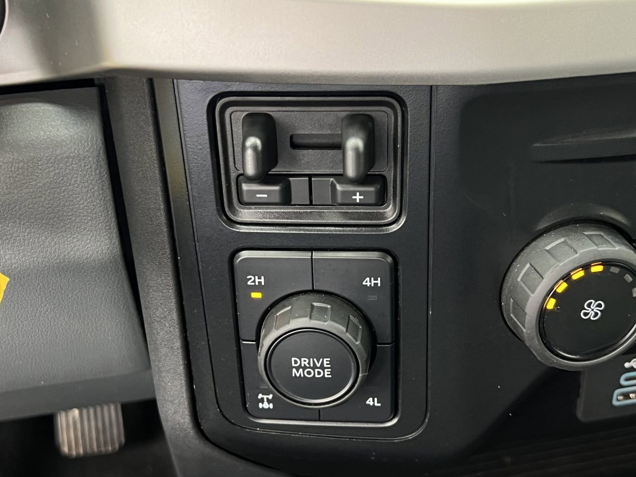 Used 2024 Ford F250 XL w/ STX Appearance Package AWD/4WD image 21