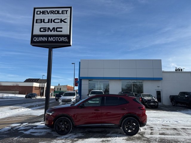 Used 2022 Buick Envision Essence w/ Technology Package II image 2