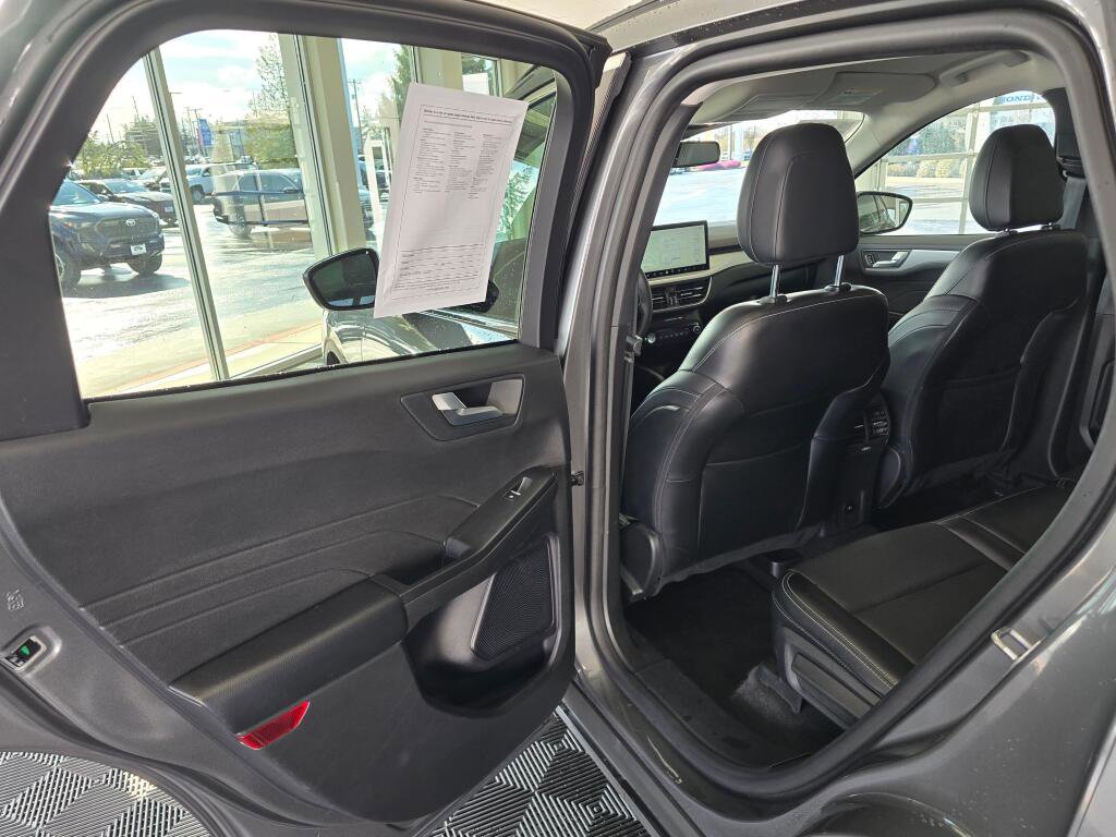 Used 2024 Ford Escape Platinum AWD/4WD image 34