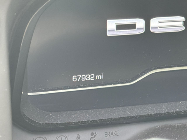 Used 2024 GMC Yukon Denali w/ Advanced Technology Package AWD/4WD image 6