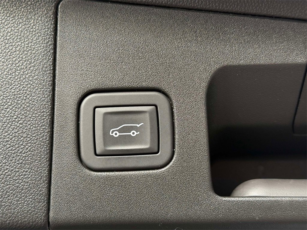 Used 2025 Cadillac XT5 Premium Luxury image 18